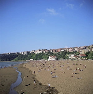 Images Dated 16th January 2000: Getxo, Atlantic resort at the mouth of the Bilbao River