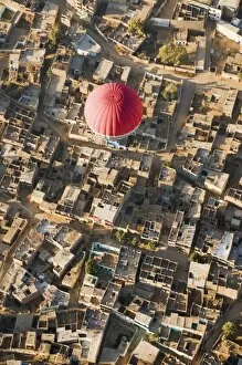Images Dated 11th February 2008: Gezira Town, Luxor, Egypt, North Africa, Africa
