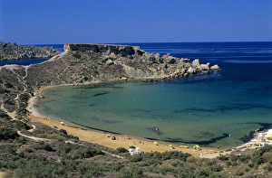 Curved Prints: Ghajn Tuffieha Bay, Malta, Mediterranean, Europe