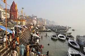 Images Dated 8th November 2010: Ghats on the River Ganges, Varanasi (Benares), Uttar Pradesh, India, Asia