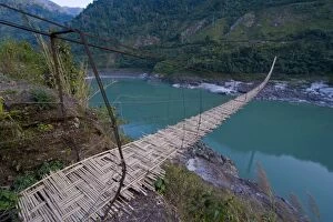 Images Dated 5th January 2008: Giant hanging bridge above the Siang river, Arunachal Pradesh, Northeast India