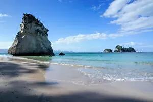 Sea Stack Gallery: Giant rock on the sandy beach of Cathedral Cove, Coromandel, North Island, New Zealand, Pacific