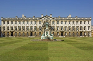 Images Dated 11th August 2007: Gibbs Building with statue of King Henry VI, Kings College, Cambridge, Cambridgeshire