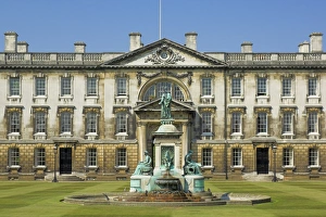Images Dated 11th August 2007: Gibbs Building with statue of King Henry VI, Kings College, Cambridge, Cambridgeshire