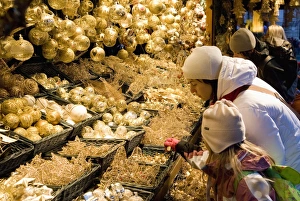 Images Dated 22nd December 2007: Girl and woman looking at Christmas decorations at stall, Christkindlmarkt