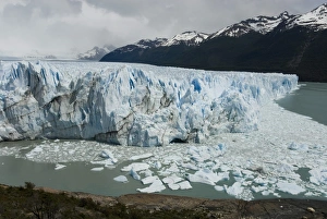 Glaciar Perito Moreno (Perito Moreno Glacier), Lago Argentino, Los Glaciares National Park, UNESCO World Heritage Site, Patagonia, Argentina, South America
