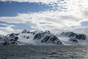 Images Dated 28th January 2000: Glacier and coastline Spitsbergen