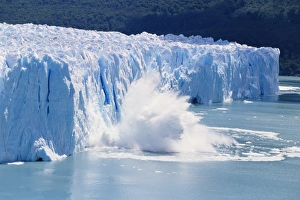 Amazing Prints: Glacier ice melting and icebergs at Perito Moreno