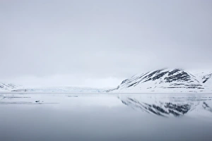 Spitzbergen Prints: Glacier and reflection