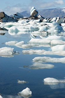 Images Dated 24th August 2007: Glacier Vatnajokull and iceberg in the lagoon of Jokulsarlon, Iceland, Polar Regions