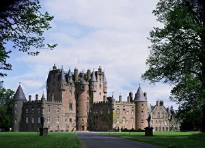 Images Dated 8th August 2008: Glamis Castle
