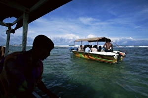 Sinelese Prints: Glass bottom boats near Hikkaduwa taking tourists to