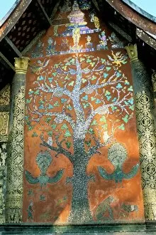 Images Dated 4th August 2008: Glass mosaic of tree of life on wall of the 16th century Sim