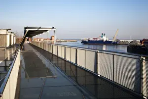 Walkways Prints: Glass Walkway, University of Sunderland National Glass Centre