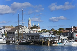 Images Dated 15th October 2007: Gloucester Inner Harbor, Cape Ann, Greater Boston Area, Massachusetts, New England