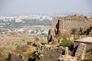 Images Dated 21st December 2007: Golconda fort, Hyderabad, Andhra Pradesh state, India, Asia