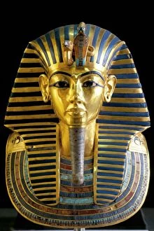 Single Object Collection: Gold mask of Tutankhamun, Egyptian Museum, Cairo, Egypt, North Africa, Africa