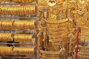 Images Dated 16th September 2009: The Gold Souk, Deira, Dubai, United Arab Emirates, Middle East