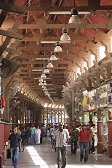Images Dated 16th September 2009: The Gold Souk, Deira, Dubai, United Arab Emirates, Middle East