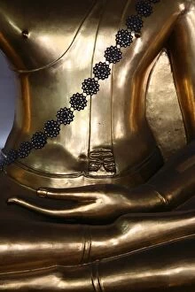 Golden Buddha at Wat Po, Bangkok, Thailand, Southeast Asia
