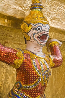 Images Dated 21st December 2007: Detail of golden chedis at Royal Grand Palace, Rattanakosin District, Bangkok