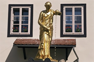Ljubljana Prints: Golden statue