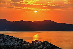 Pingtan Prints: Golden sunset over the hills and the sea