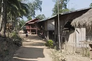 Images Dated 4th January 2008: Gom Dturn, a Lao Luong Village in the Golden Triangle area of Laos, Indochina