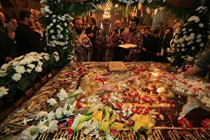 Images Dated 21st April 2006: Good Friday in St. Gregory Palamas church, Thessaloniki, Macedonia, Greece, Europe