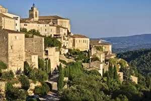 Images Dated 22nd August 2010: Gordes, Luberon, Provence, France, Europe