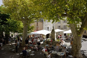 Images Dated 24th July 2008: Gordes, Vaucluse, Provence, France, Europe