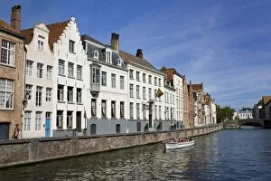 Images Dated 14th September 2010: Gothic buildings on Spiegelrei, Bruges, West Flanders, Belgium, Europe