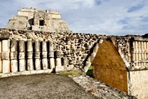 Images Dated 29th October 2009: Governors Palace in the Mayan ruins of Uxmal, UNESCO World Heritage Site