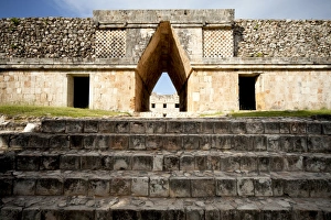Images Dated 29th October 2009: Governors Palace in the Mayan ruins of Uxmal, UNESCO World Heritage Site
