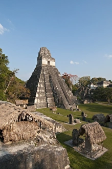 Images Dated 1st April 2009: Gran Plaza and Temple I, Mayan archaeological site, Tikal, UNESCO World Heritage Site