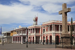 Images Dated 1st November 2009: Granada, Park Central, Nicaragua, Central America