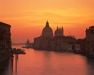 Images Dated 24th November 2007: Grand Canal and Santa Maria della Salute, Venice, UNESCO World Heritage Site