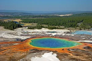 Natural Landmark Gallery: Grand Prismatic Spring, Midway Geyser Basin, Yellowstone National Park, UNESCO World Heritage Site