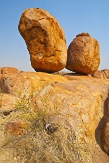 Images Dated 30th September 2008: Granite boulders in the Devils Marbles Conservation Reserve, Northern Territory, Australia, Pacific