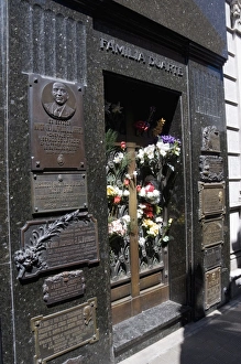 Images Dated 15th February 2009: Grave of Eva Peron (Evita), Cementerio de la Recoleta, Cemetery in Recoleta