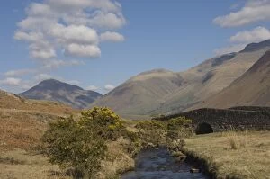 Images Dated 2nd April 2009: Great Gable and Lingmell, Wasdale, Lake District National Park, Cumbria