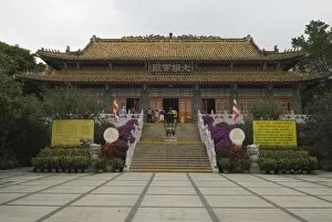 The Great Hall, Po Lin Monas tery, Lantau Is land, Hong Kong, China, As ia