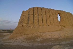 Images Dated 4th August 2009: Great Kyz Kala, in the ancient ruins of Merv, UNESCO World Heritage Site