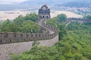 Images Dated 30th August 2010: The Great Wall of China near Dandong, UNESCO World Heritage Site, bordering North Korea