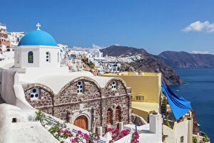 Greek Islands Gallery: Greek church of St. Nicholas with blue dome, Oia, Santorini (Thira), Cyclades Islands