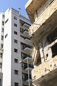 Images Dated 28th May 2006: Green Line, Beirut, Lebanon, Middle East