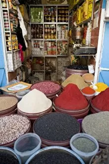 Images Dated 12th November 2009: Grocery, street market, Medina, Fez, Morocco, North Africa, Africa