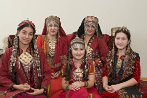 Group picture of Turkmen family in tradtional costume, Turkmenistan, Central Asia, Asia Group picture of Turkmen family in tradtional costume, Turkmenistan, Central Asia, Asia