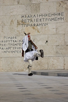 Images Dated 14th September 2008: Guard at the Greek Parliament, Athens, Greece, Europe