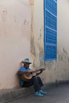 Images Dated 8th February 2009: Guitar player, Santiago de Cuba, Cuba, West Indies, Central America